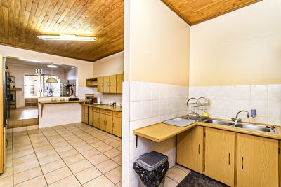 1 Thrush Street — Kitchen