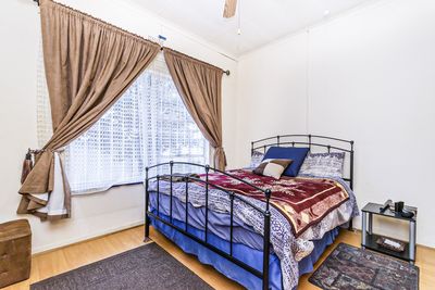 1 Thrush Street — Flatlet
