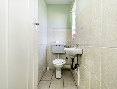 1 Thrush Street — Office toilet