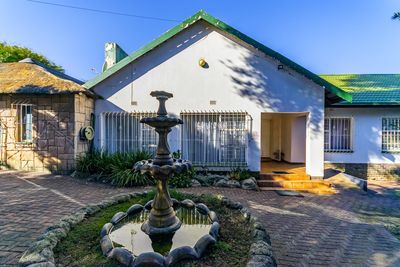 1 Thrush Street — Front exterior