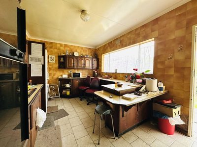 118 Buiten Street — kitchen breakfast nook