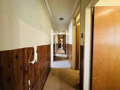 118 Buiten Street — hallway