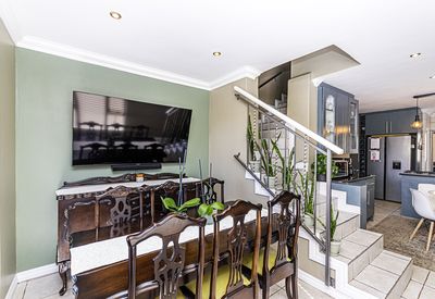 12 Theoschea Estate &mdash; dining area
