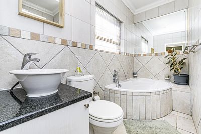 12 Theoschea Estate &mdash; bathroom