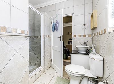 12 Theoschea Estate &mdash; bathroom