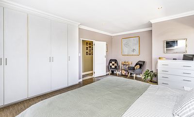 12 Theoschea Estate &mdash; main bedroom and en-suite