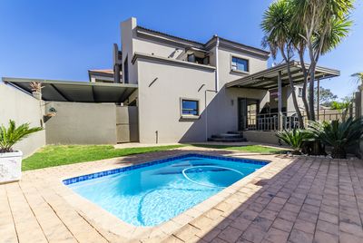 12 Theoschea Estate &mdash; swimming pool
