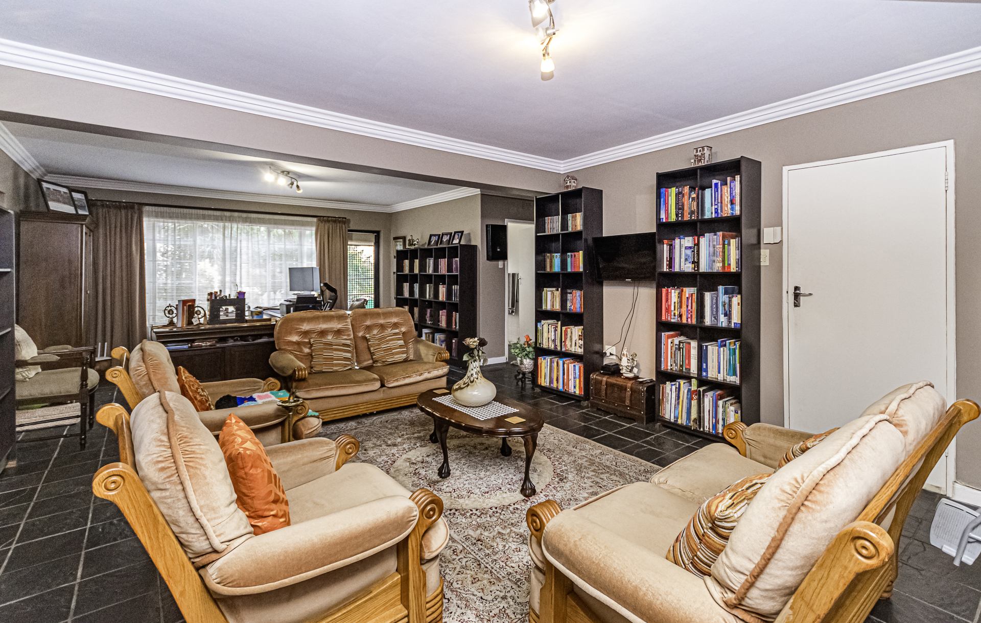 16 Olympus Street, Florida Hills