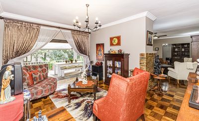 16 Olympus Street — Lounge