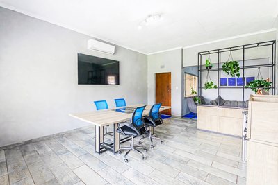 39 Diamant Street &mdash; living room