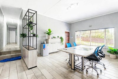 39 Diamant Street &mdash; living room