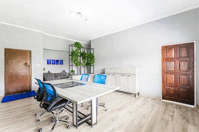 39 Diamant Street &mdash; living room