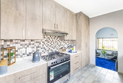 39 Diamant Street &mdash; kitchen