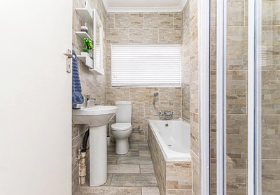 39 Diamant Street &mdash; bathroom