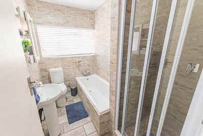 39 Diamant Street &mdash; bathroom
