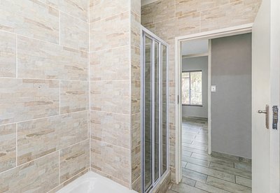 39 Diamant Street &mdash; bathroom