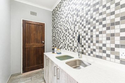 39 Diamant Street &mdash; kitchen scullery
