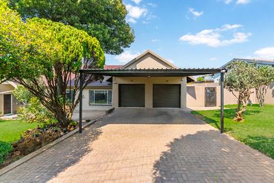 39 Diamant Street &mdash; garages