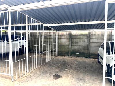 74 Florida Cabanas, Florida &mdash; carport